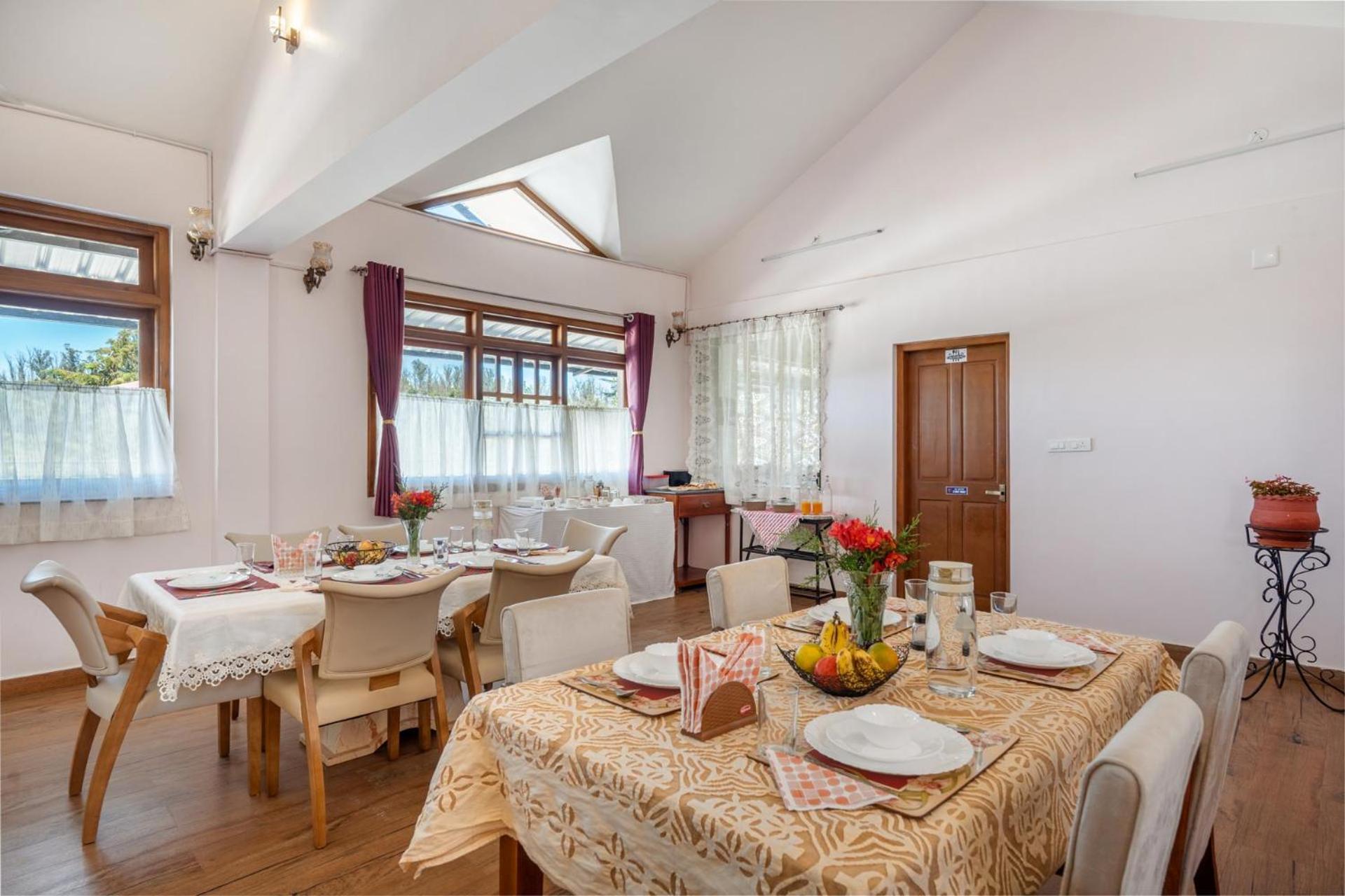 Stayvista At The West Wind 5Bhk Villa Ooty Comp Breakfast Exteriör bild